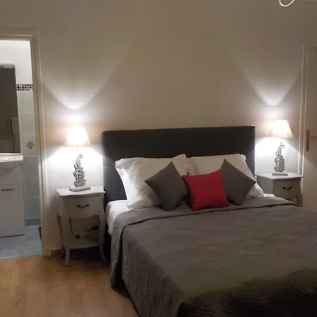 Domaine Residentiel De Mazieres 3*