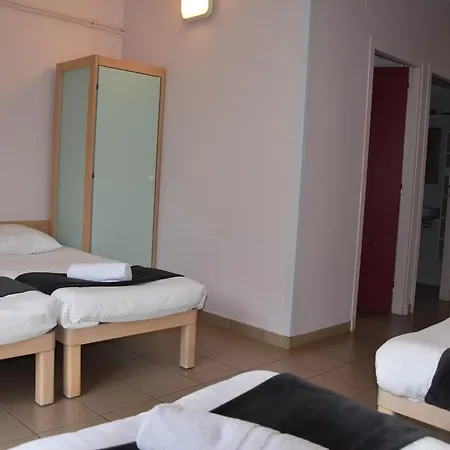 Domaine Residentiel De Mazieres ホリデーパーク 3*