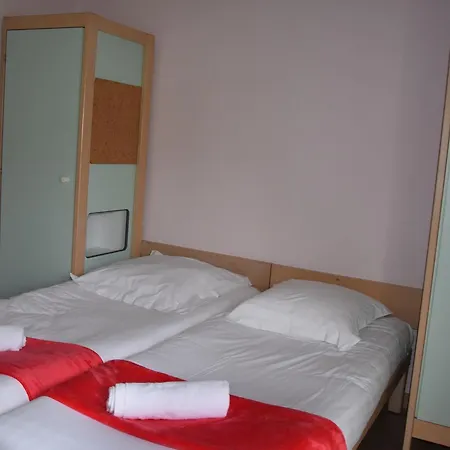 Domaine Residentiel De Mazieres 3*