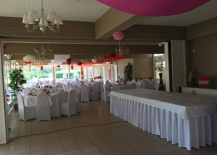 Domaine Residentiel De Mazieres פארק נופש Montcabrier (Lot)