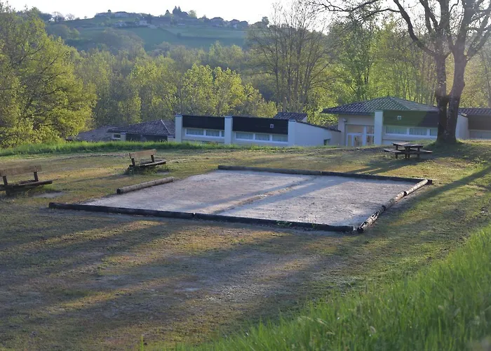 Domaine Residentiel De Mazieres 3* Montcabrier (Lot)