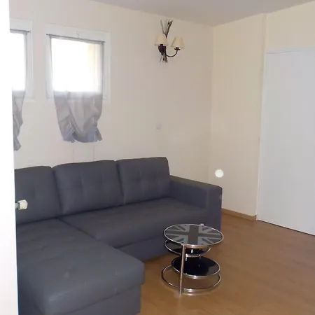 Domaine Residentiel De Mazieres 3*